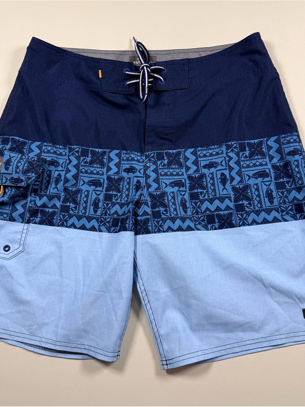 Quiksilver Waterman Men’s Board Shorts Swim Trunks Blue Geometric Fish Pattern